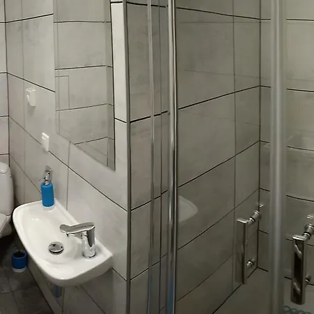 Wieckowskiego Lägenhet Wrocław